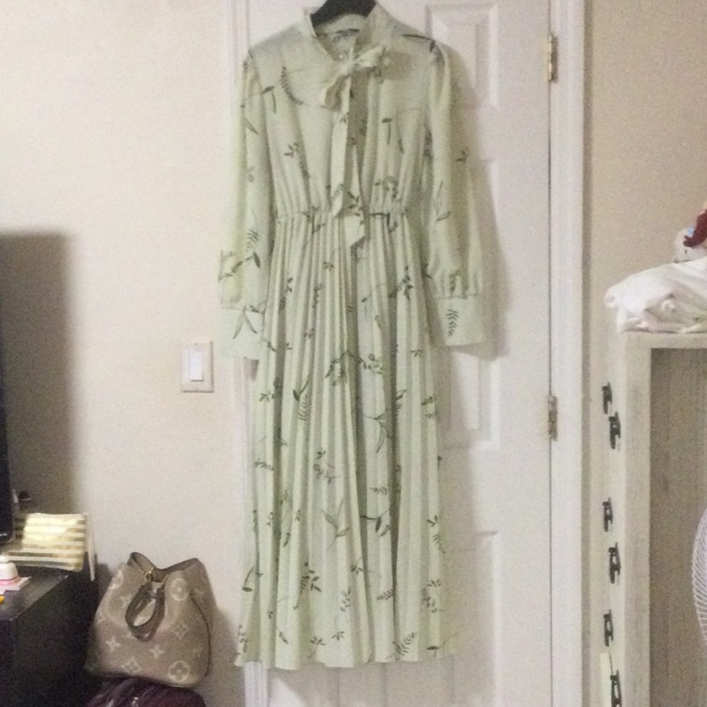 Light Green Floral Tie-Neck Maxi Dress
